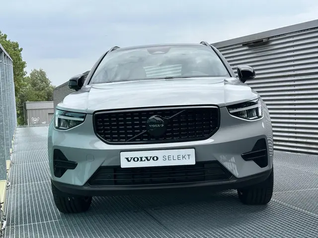 Volvo XC40 2.0 B4 Plus Black Edition 2025 Benzine 7