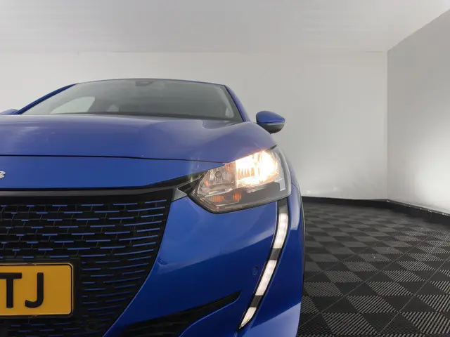 Peugeot e-208 EV Allure 50 kWh {SOH-91%} 2020 Elektrisch 24