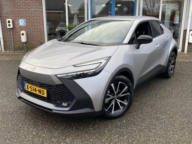 Toyota C-HR 1.8 Hybrid First Edition 2024 Hybride Benzine 2