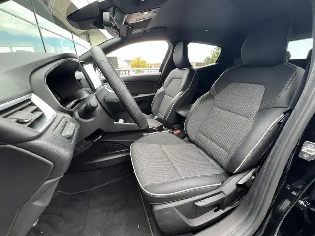 Mitsubishi Colt 1.0T MT First Edition 2024 Benzine 7