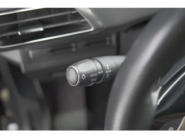 Peugeot 5008 PureTech 130 EAT8 GT Line 2020 Benzine 36