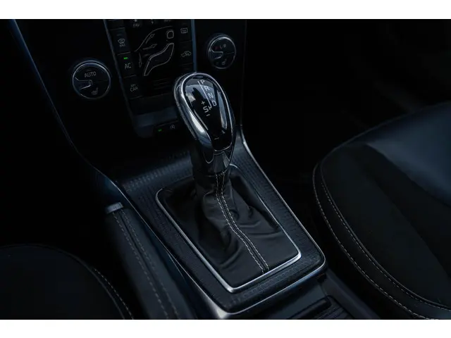 Volvo V40 1.5 T3 Polar+ Sport 2020 Benzine 31
