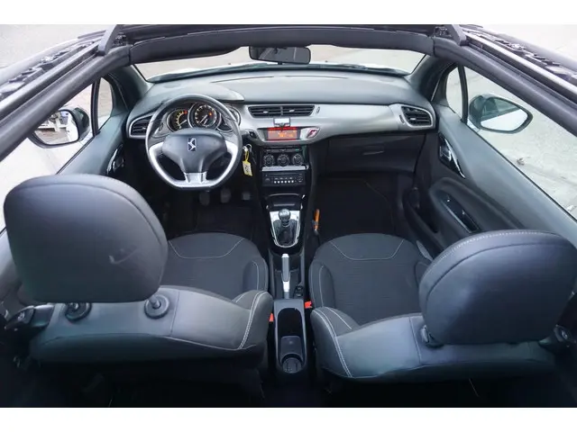 DS DS 3 Cabrio 1.2 PureTech So Chic 2017 Benzine 17