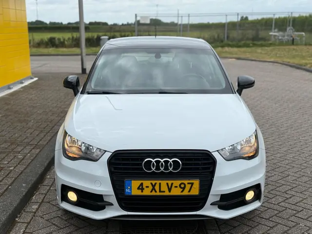 Audi A1 Sportback 1.2 TFSI S-Line Bj 2014 2014 Benzine 2