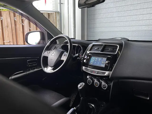 Mitsubishi ASX 1.6 Cleartec Intense 2016 Benzine 22