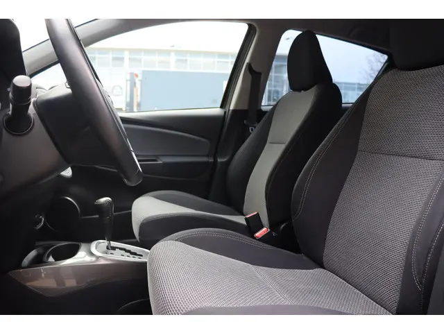 Toyota Yaris 1.5 Hybrid Trend 2017 Hybride Benzine 27