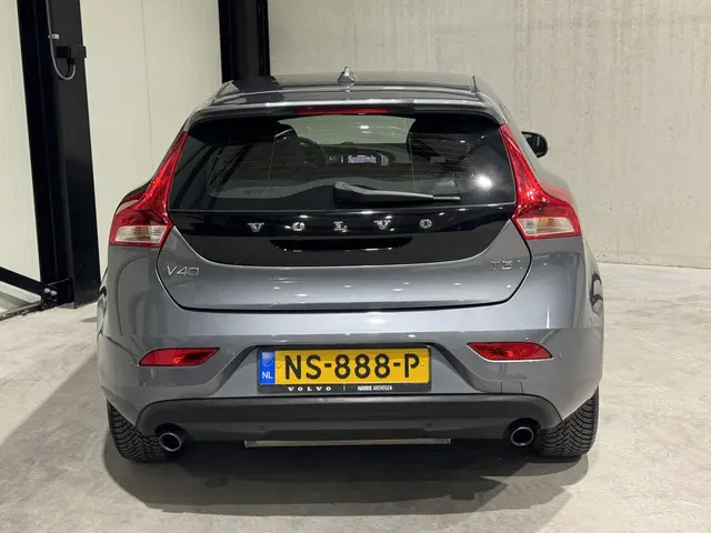 Volvo V40 2.0 T3 Nordic+ 2017 Benzine 17