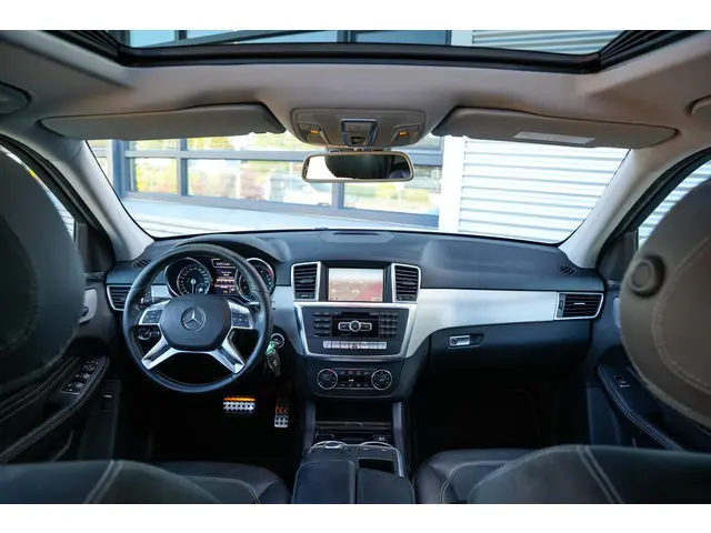 Mercedes-Benz M-Klasse 350 2013 Benzine 2