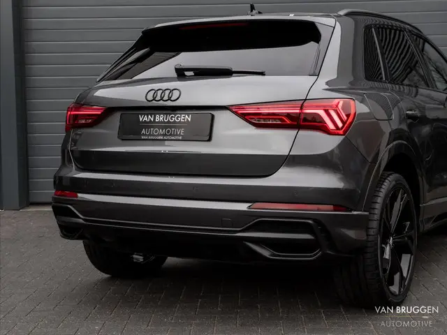 Audi Q3 45 TFSI e S-Line 2022 Hybride Benzine 33