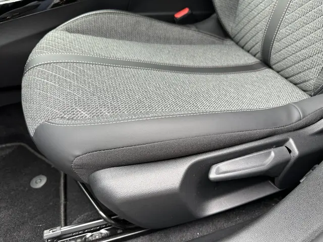 Peugeot 208 1.2 Turbo 100 PK Allure 2025 Benzine 44