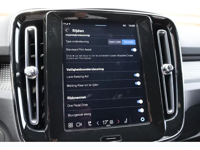 Volvo XC40 Recharge Plus 2022 Elektrisch 43