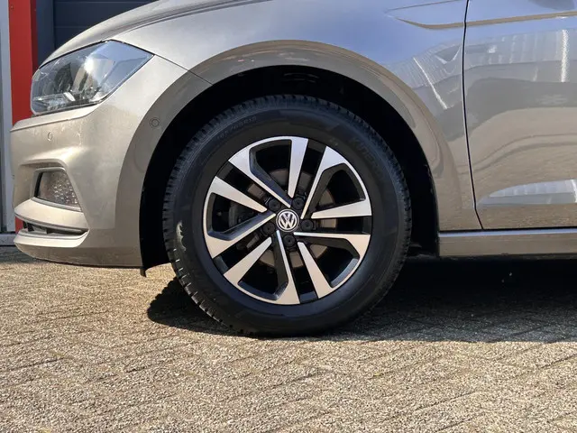 Volkswagen Polo 1.0 TSI Highline IQ Drive 2019 Benzine 6