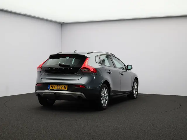Volvo V40 Cross Country 2.0 T3 Nordic+ 2017 Benzine 25