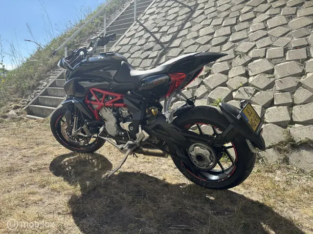 MV Agusta F3 800 Rivale 2016 Benzine 8