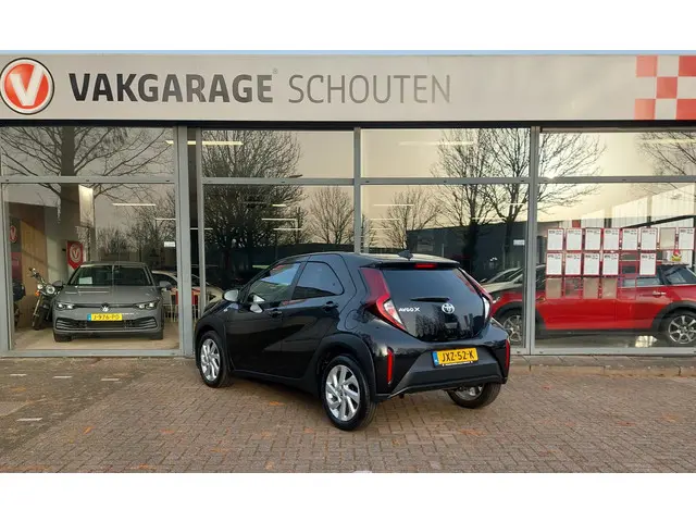 Toyota Aygo X 1.0 VVT-i MT first 2024 Benzine 4