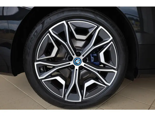 BMW iX xDrive40 2024 Elektrisch 6