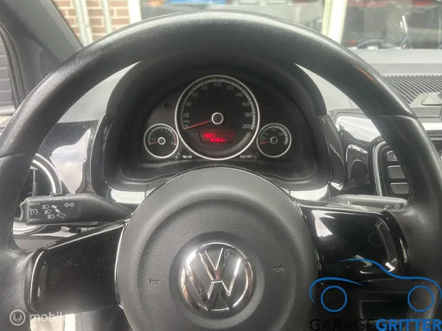 Volkswagen up! 1.0 BMT high up! 2016 Benzine 3