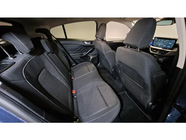 Ford Focus 1.0 EcoBoost Hybrid Titanium X 2023 Benzine 7