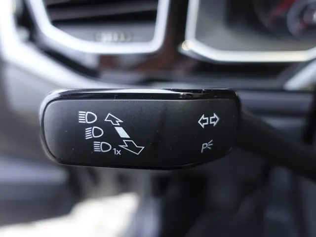 Volkswagen Polo 1.0 TSI 110pk DSG Highline 2021 Benzine 21