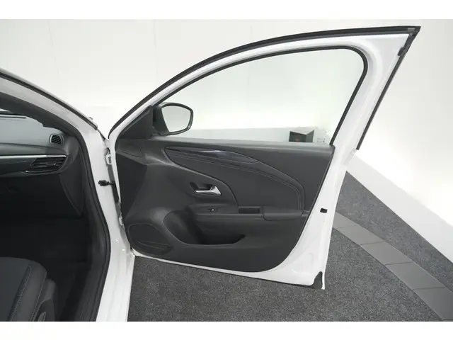 Opel Corsa 1.2 Turbo 100 Ultimate 2023 Benzine 65