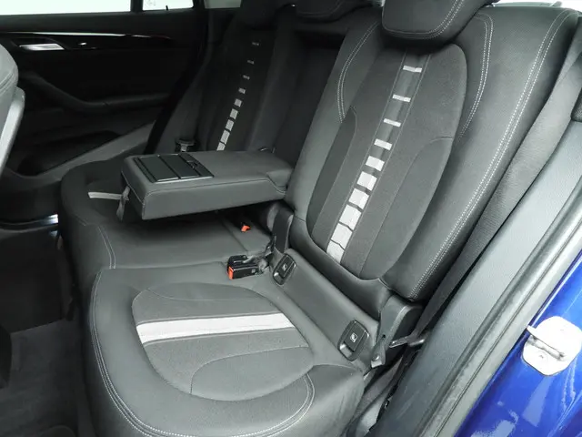 BMW X1 sDrive18i High Executive 2017 Benzine 8