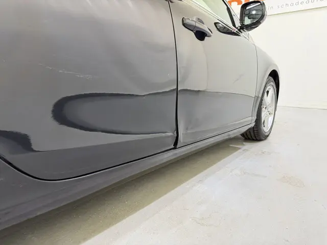 Volvo V40 V-40 1.6 T2 Momentum Navi 2014 Benzine 37