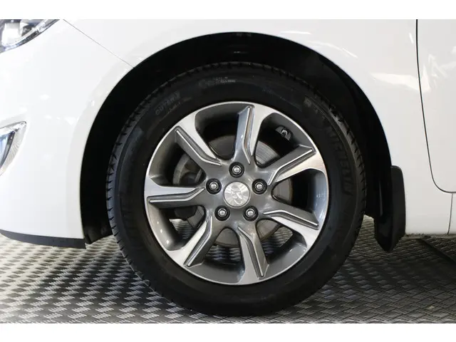 Hyundai ix20 1.4i Go! 2016 Benzine 10