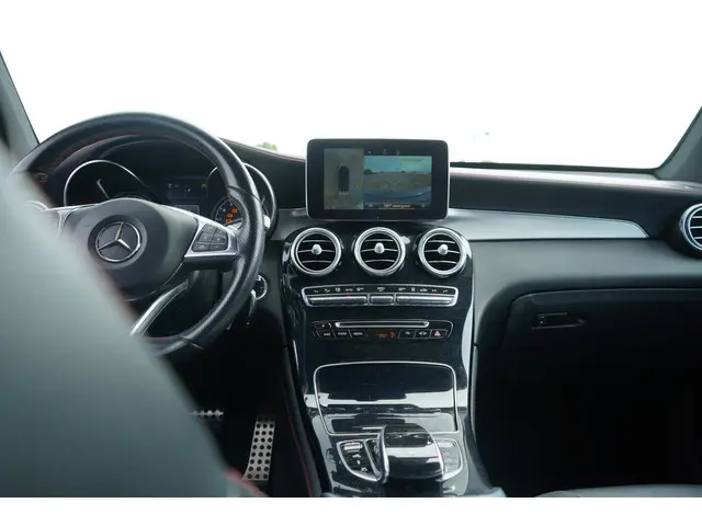 Mercedes-Benz GLC 43 AMG 4MATIC | BOM VOL! 2017 Benzine 23