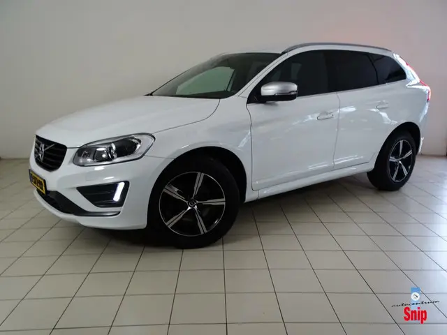 Volvo XC60 2.0 T5 R-Design Automaat. 2017 Benzine 18