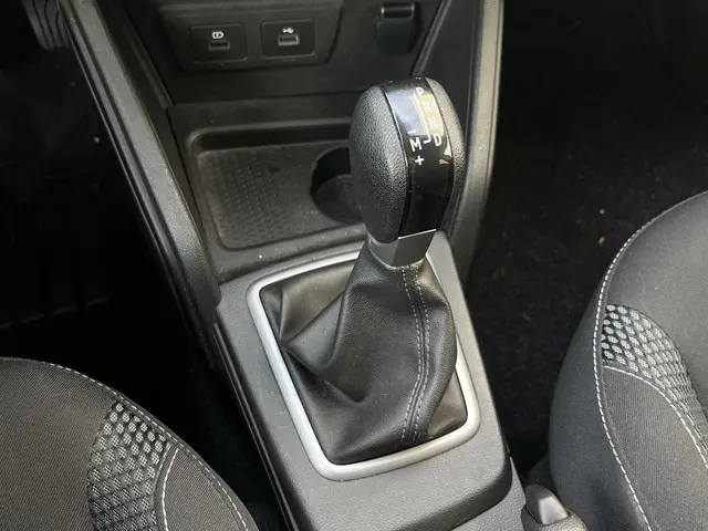 Dacia Duster 1.3 TCe 150 Journey 2023 Benzine 24