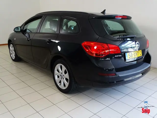 Opel Astra Sports Tourer 1.4 Cosmo 2012 Benzine 21