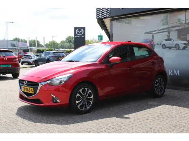 Mazda 2 3