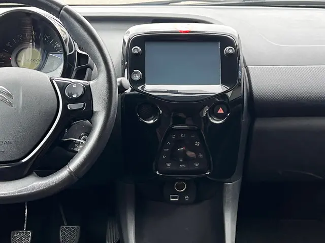 Citroën C1 1.0 VTi Shine *Camera*NAP* 2019 Benzine 12