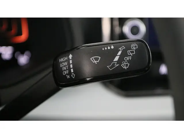 SEAT Ibiza 1.0 MPI 80pk Reference 2023 Benzine 24