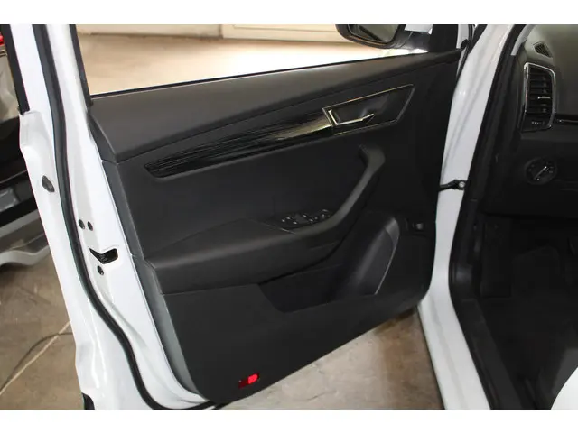 Škoda Karoq 1.5 TSI RS Sport 2018 Benzine 8