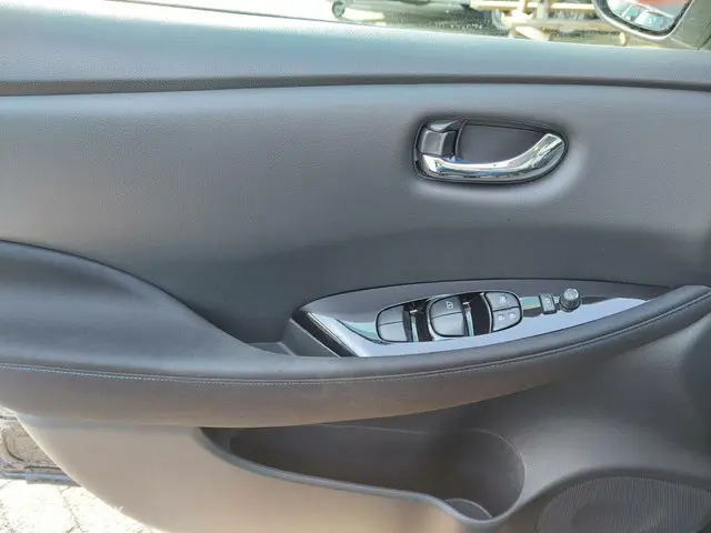 Nissan Leaf 2.ZERO EDITION 40 kWh 2018 Elektrisch 19