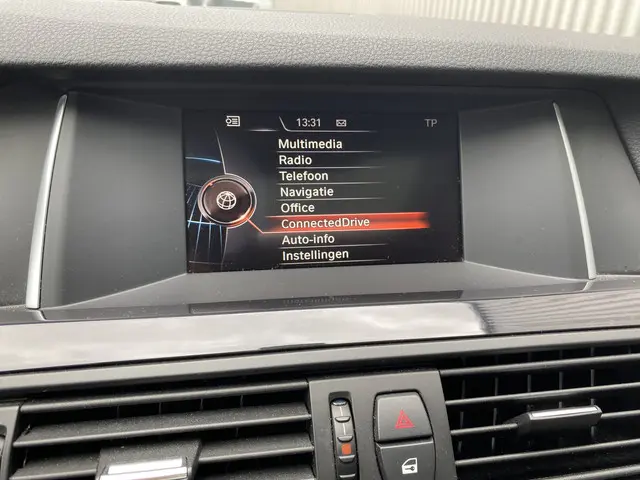 BMW 5 Serie 520i High Executive 2015 Benzine 26