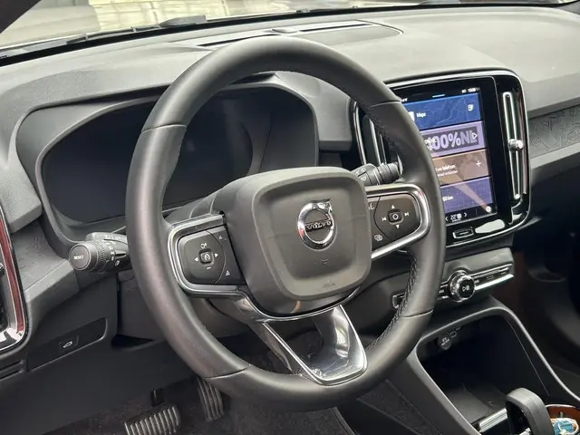 Volvo XC40 Recharge Core 70 kWh 2023 Elektrisch 9