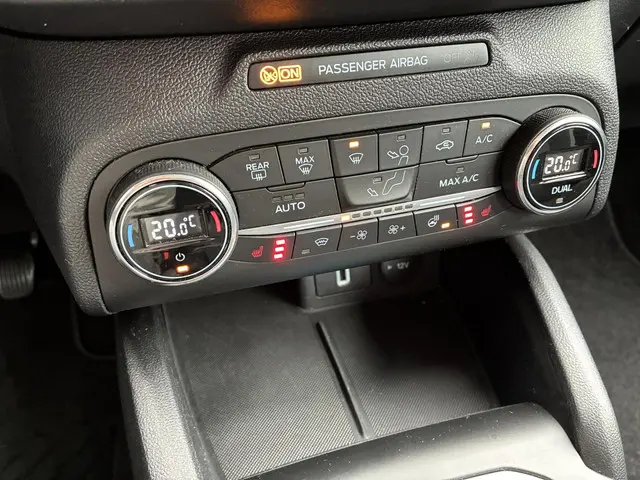 Ford Focus Wagon HELAAS VERKOCHT!!! 2020 Benzine 16