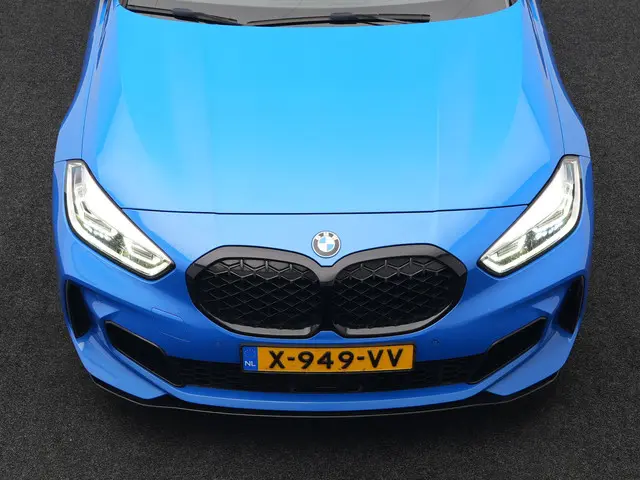 BMW 1 Serie M135i xDrive 306pk Dealer O.H 2021 Benzine 31
