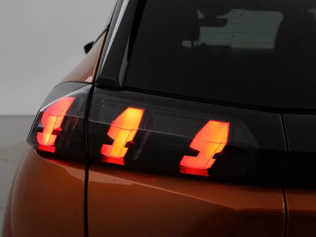 Peugeot e-2008 EV GT PACK 50 kWh 2021 Elektrisch 15