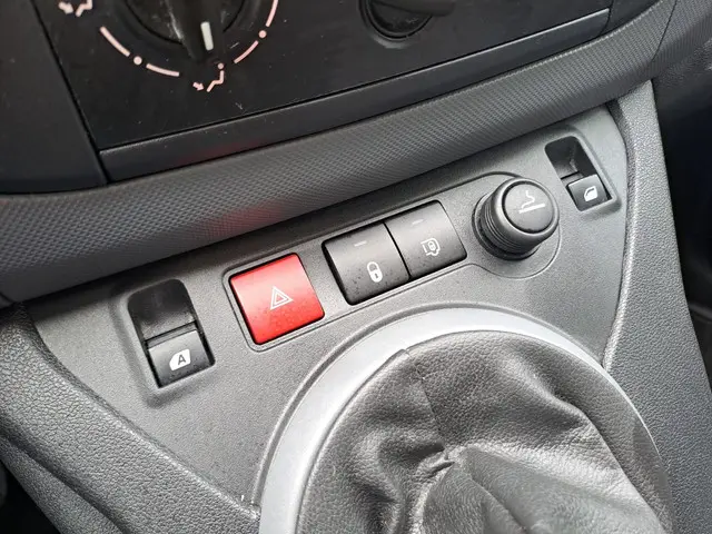 Citroën Berlingo 1.6 HDI 75 Club 2015 Diesel 12