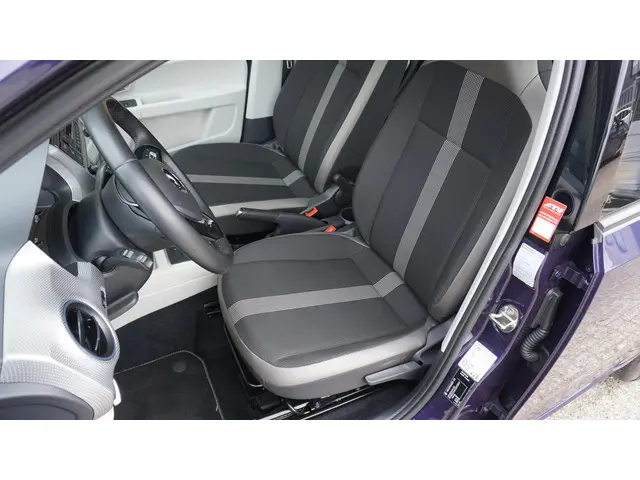 Volkswagen up! 1.0 60pk Automaat High up! 5Drs 2017 Benzine 9