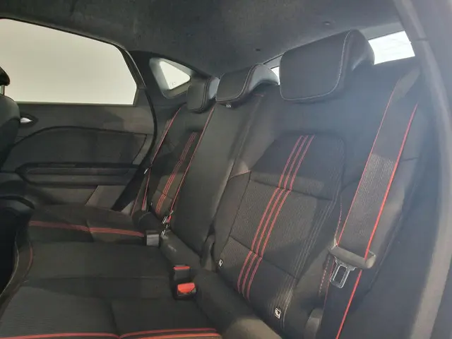 Renault Captur 1.3 mild hybrid 160 R.S. Line 2023 Benzine 8