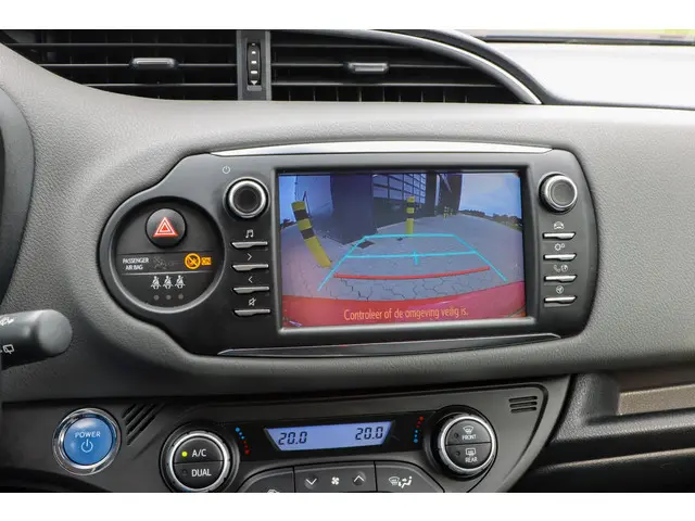 Toyota Yaris 1.5 Hybrid Dynamic 2019 Hybride Benzine 26