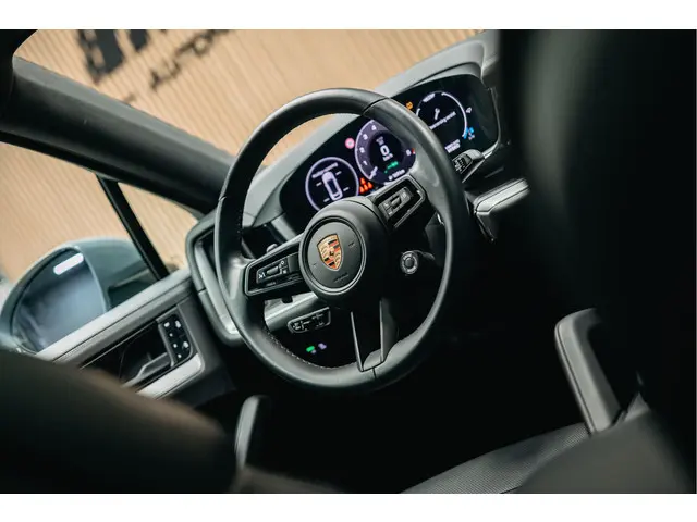 Porsche Cayenne Coupé 3.0 E-Hybrid 2024 Hybride Benzine 29