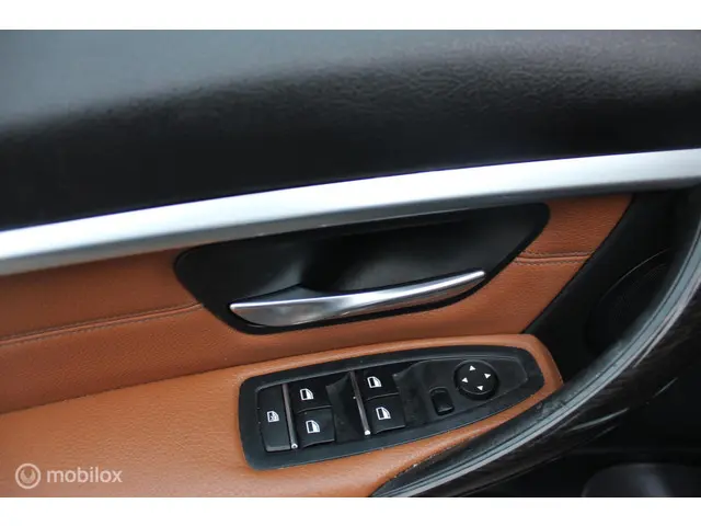 BMW 3 Serie 330e Luxury 2015 Hybride Benzine 7