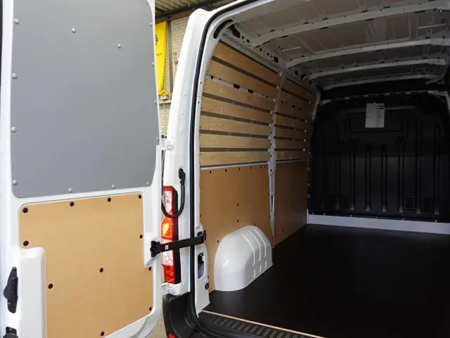 Renault Master T33 2.3 dCi 135 L2H2 2024 Diesel 32