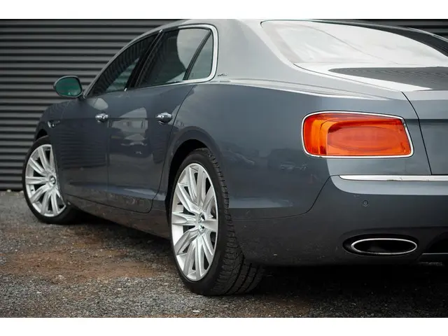 Bentley Flying Spur 6.0 W12 2016 Benzine 88