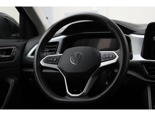 Volkswagen T-Roc 1.0TSI/116PK Life 2025 Benzine 34